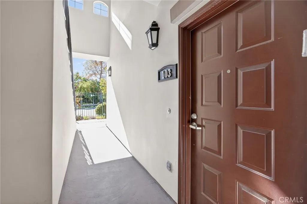 453 Country Club Drive 103, Simi Valley, California 93065 home-pic-3