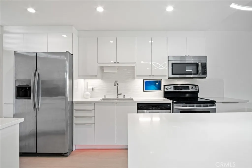 4265 Marina City Dr. 207, Marina Del Rey, California 90292 home-pic-8