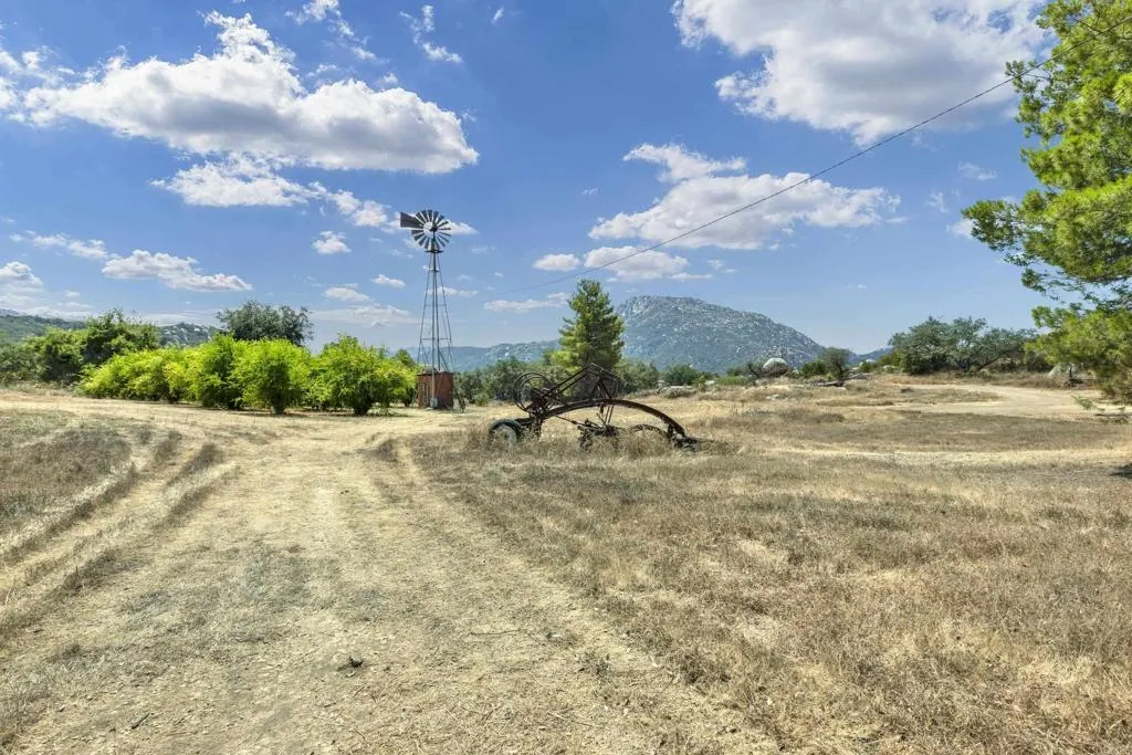17368 Skyline Truck Trail, Jamul, California 91935 home-pic-28