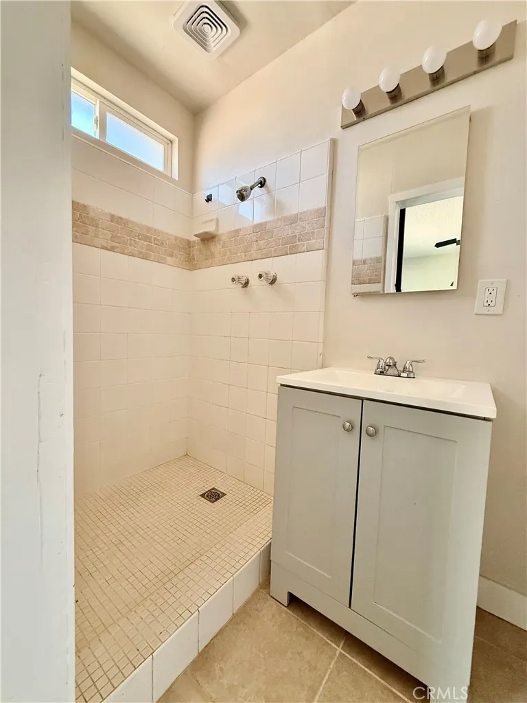 4478 San Bernardino Street, Montclair, California 91763 home-pic-17