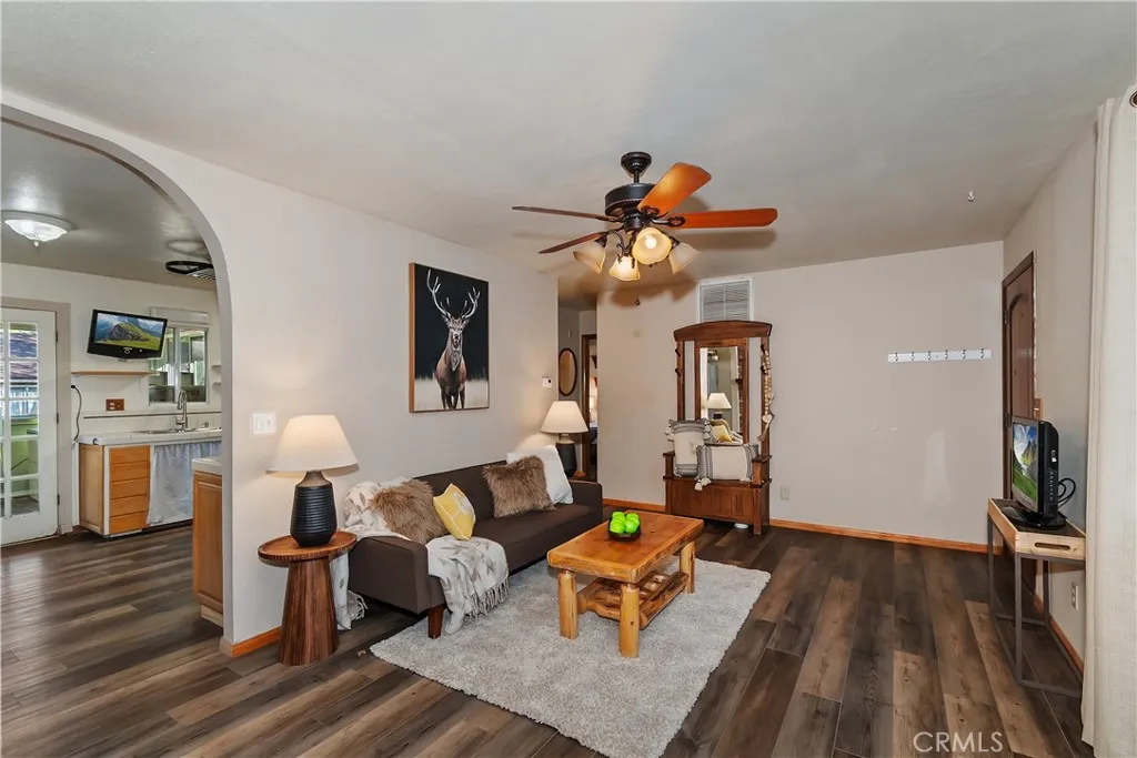 811 Leonard Lane, Sugarloaf, California 92386 home-pic-3