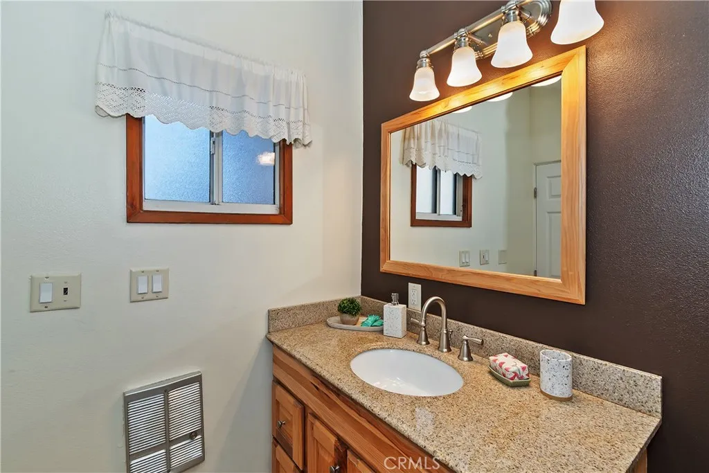 811 Leonard Lane, Sugarloaf, California 92386 home-pic-22