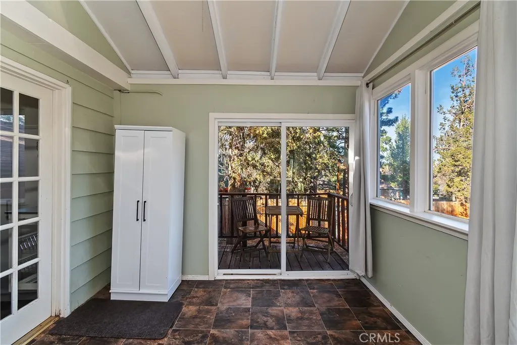 811 Leonard Lane, Sugarloaf, California 92386 home-pic-8