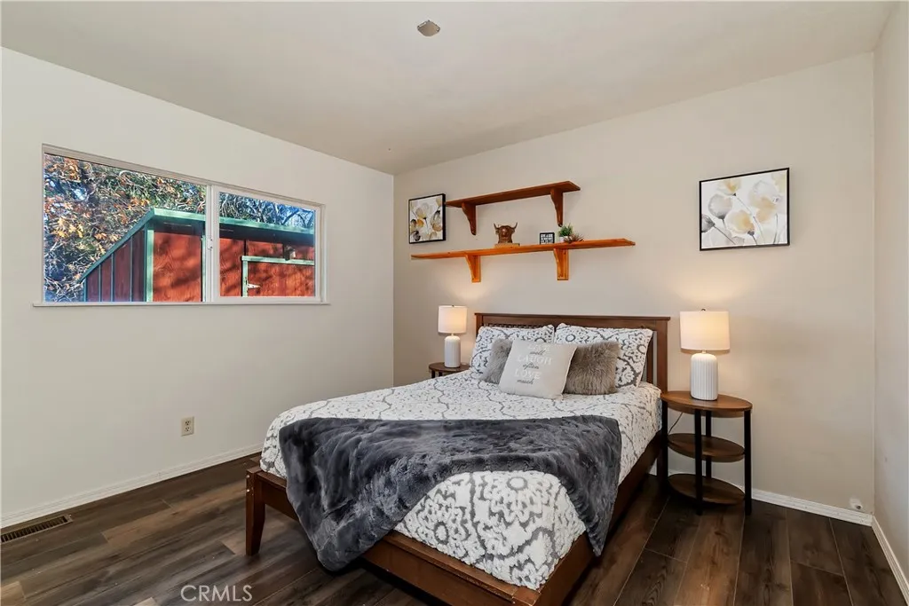 811 Leonard Lane, Sugarloaf, California 92386 home-pic-10
