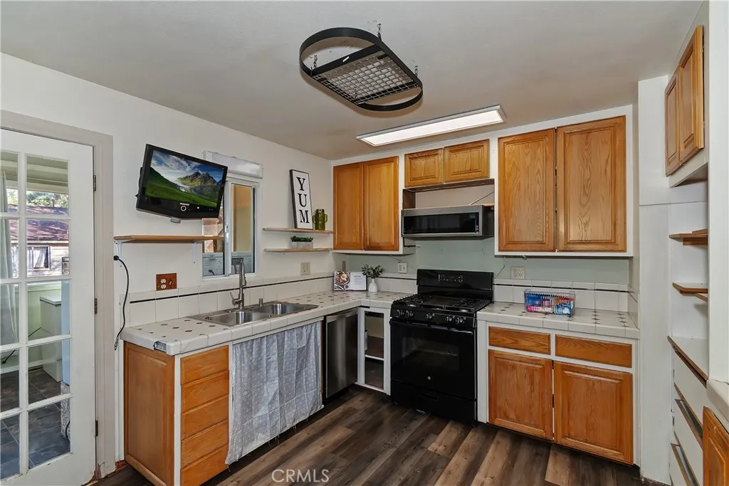 811 Leonard Lane, Sugarloaf, California 92386 home-pic-4