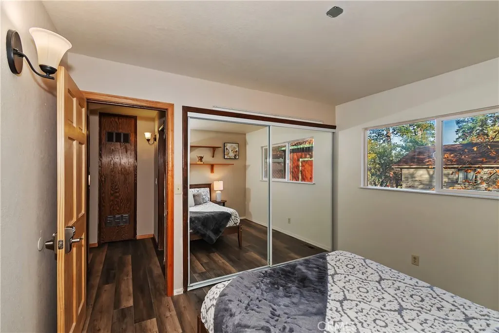 811 Leonard Lane, Sugarloaf, California 92386 home-pic-11