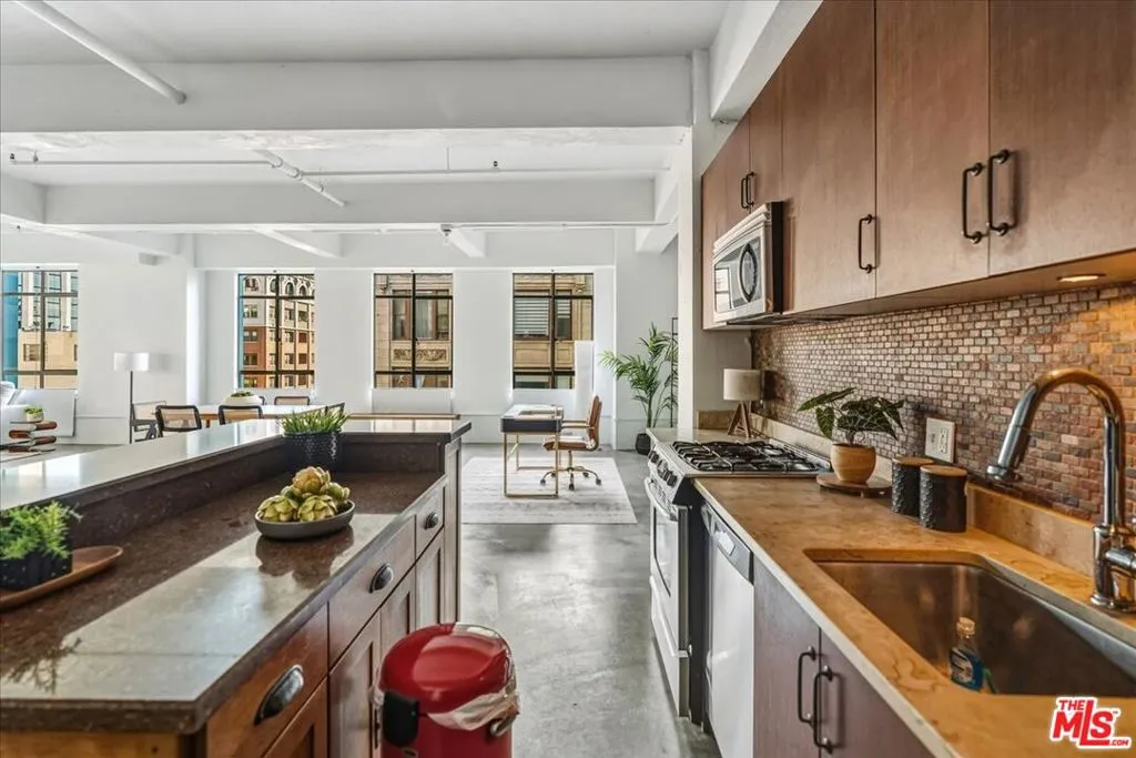 849 S Broadway 604, Los Angeles, California 90014 home-pic-15