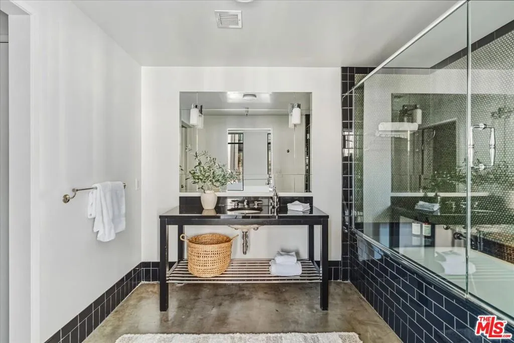 849 S Broadway 604, Los Angeles, California 90014 home-pic-22