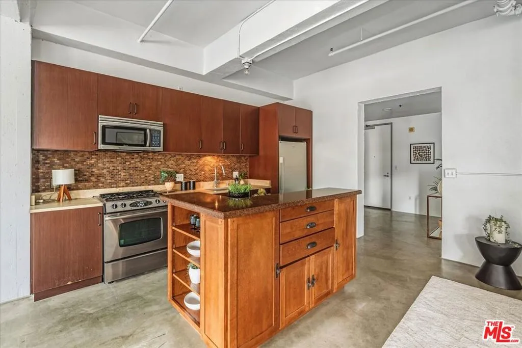 849 S Broadway 604, Los Angeles, California 90014 home-pic-11