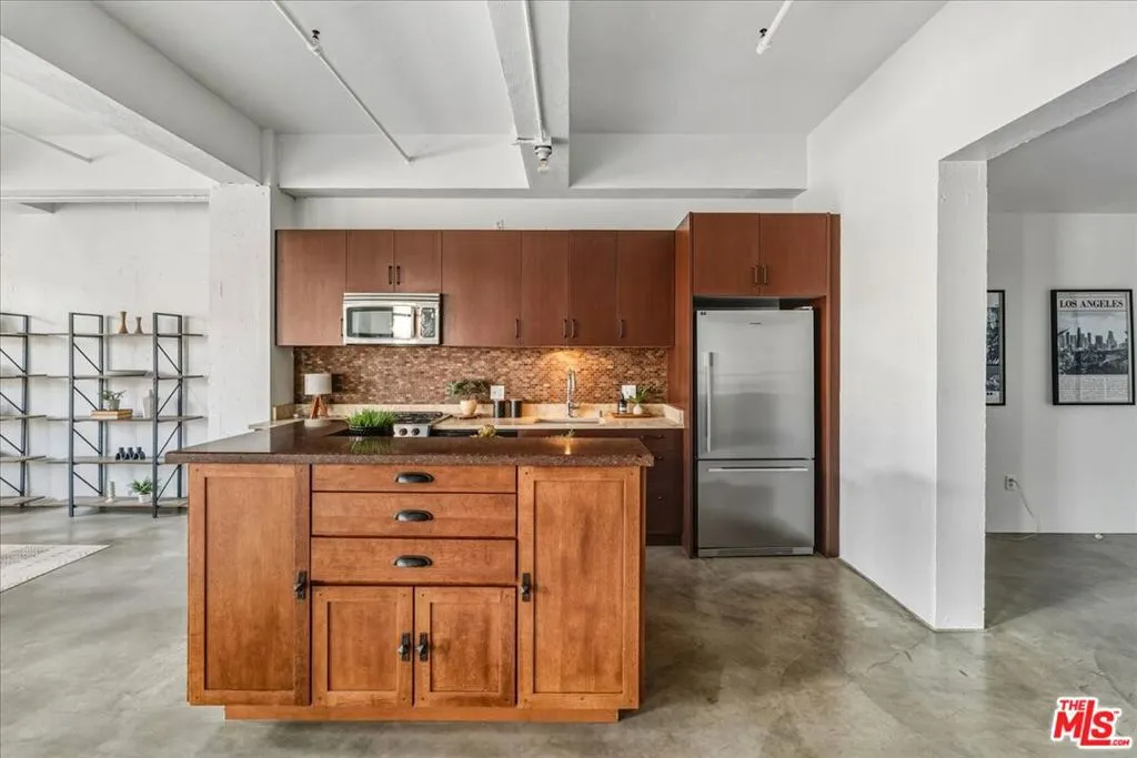 849 S Broadway 604, Los Angeles, California 90014 home-pic-12