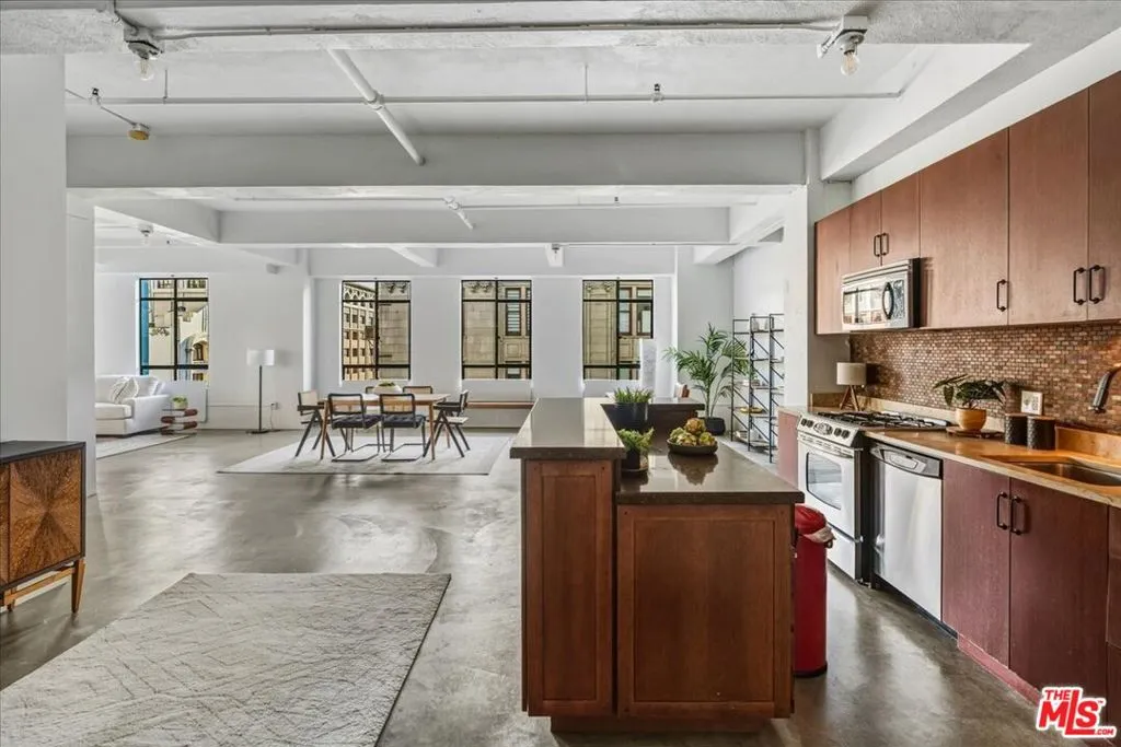 849 S Broadway 604, Los Angeles, California 90014 home-pic-13