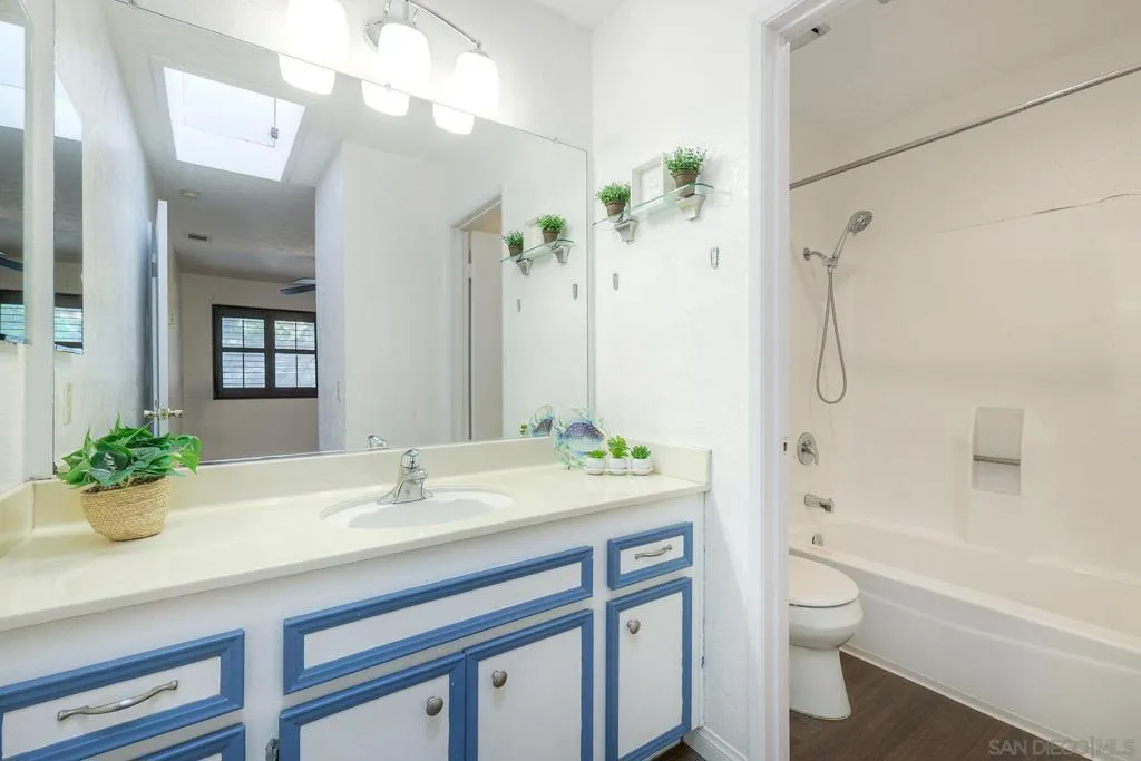 1122 Via Loma Vis, El Cajon, California 92019 home-pic-16