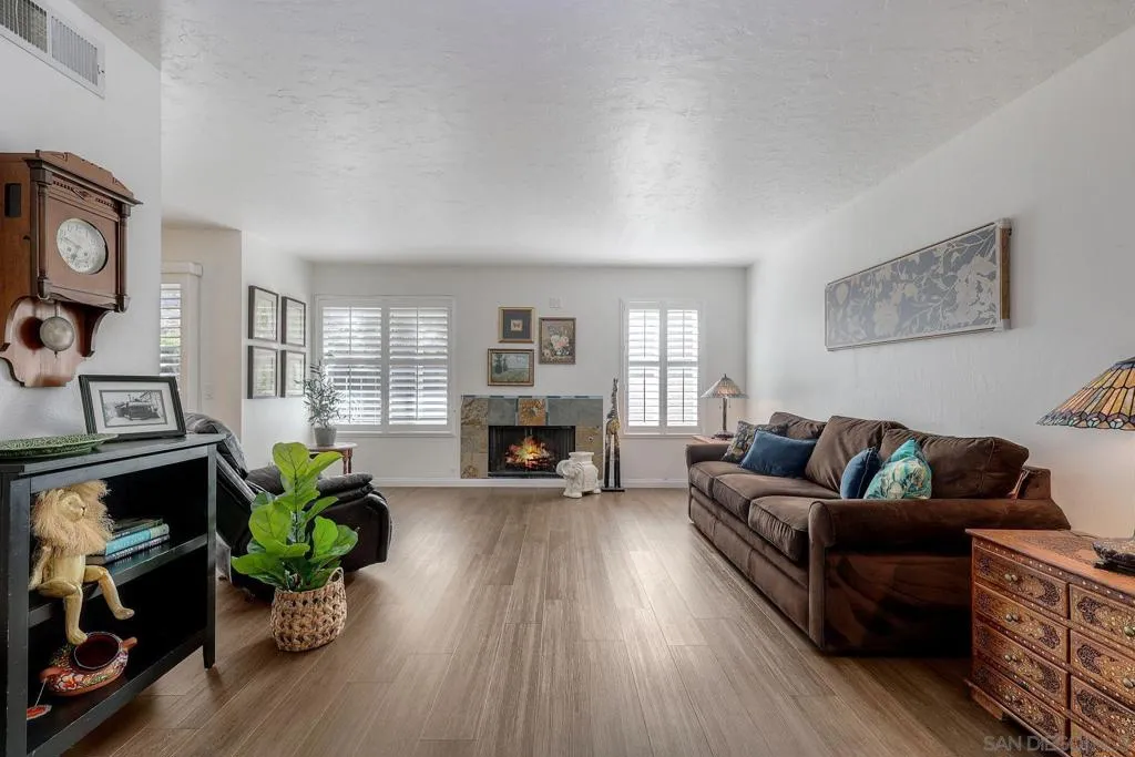 1122 Via Loma Vis, El Cajon, California 92019 home-pic-1