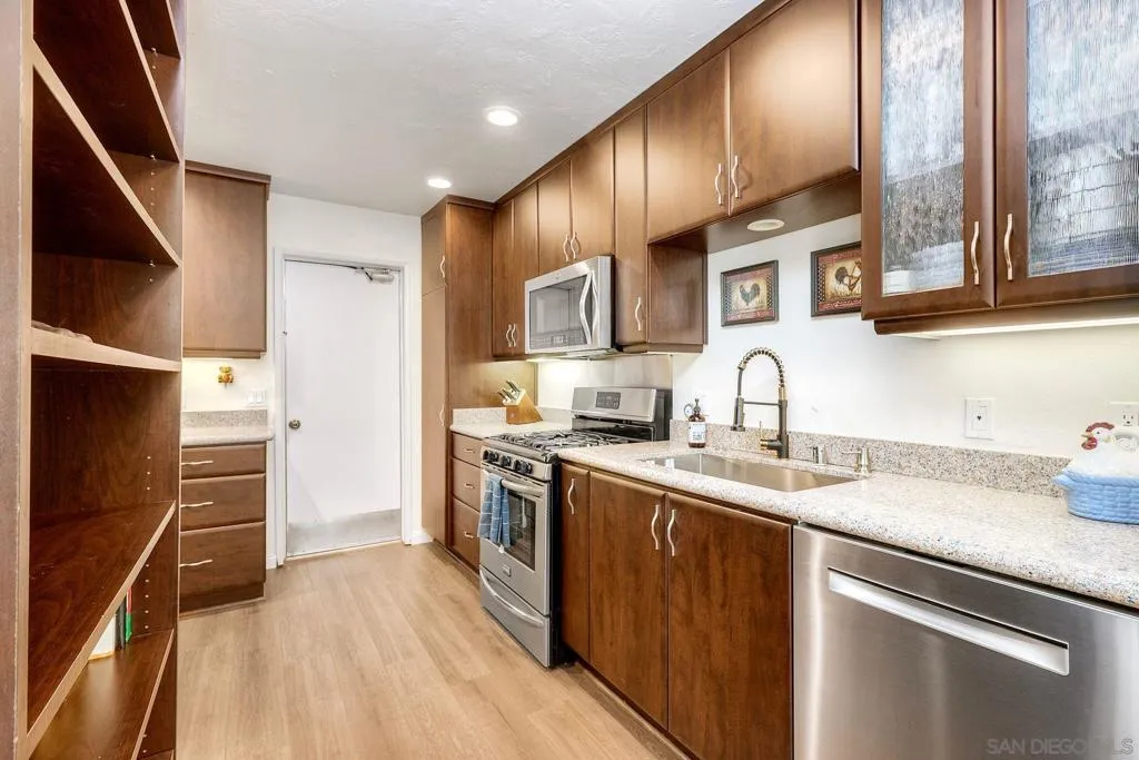 1122 Via Loma Vis, El Cajon, California 92019 home-pic-6