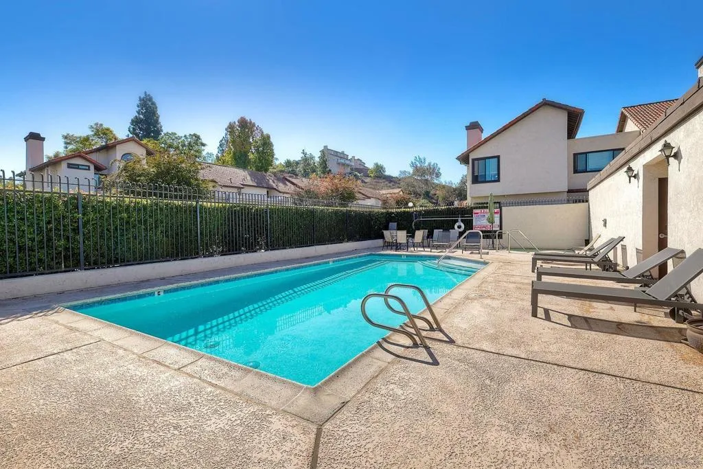 1122 Via Loma Vis, El Cajon, California 92019 home-pic-24