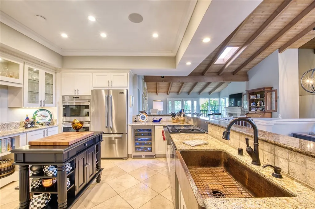 2134 Vista Entrada, Newport Beach, California 92660 home-pic-8