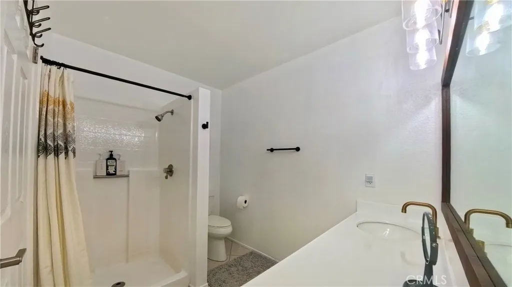 2251 Ascot, Corona, California 92879 home-pic-16