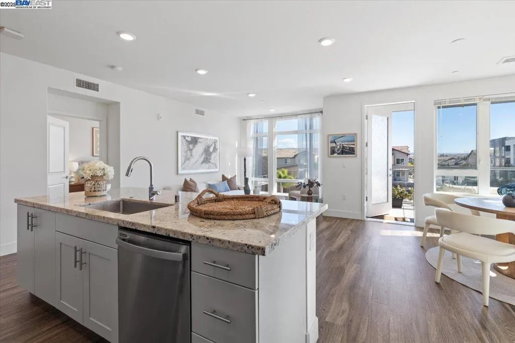 5925 Charlotte Dr 334, San Jose, California 95123 home-pic-9