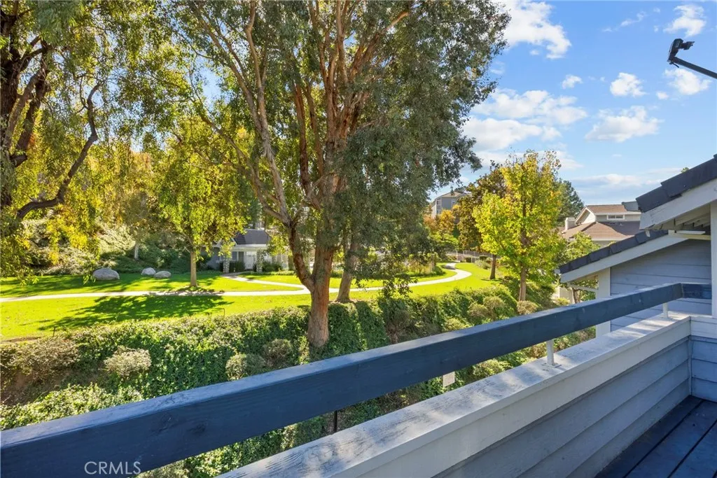 20344 Fanchon, Canyon Country, California 91351 home-pic-11