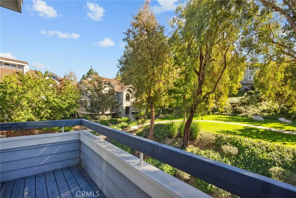 20344 Fanchon, Canyon Country, California 91351 home-pic-10