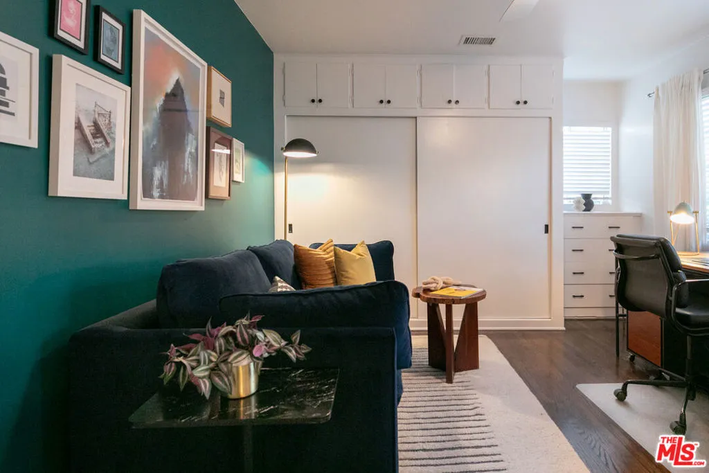 2415 8th Avenue, Los Angeles, California 90018 home-pic-41