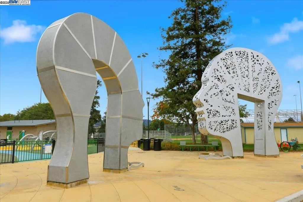 6586 Sierra Ln, Dublin, California 94568 home-pic-57