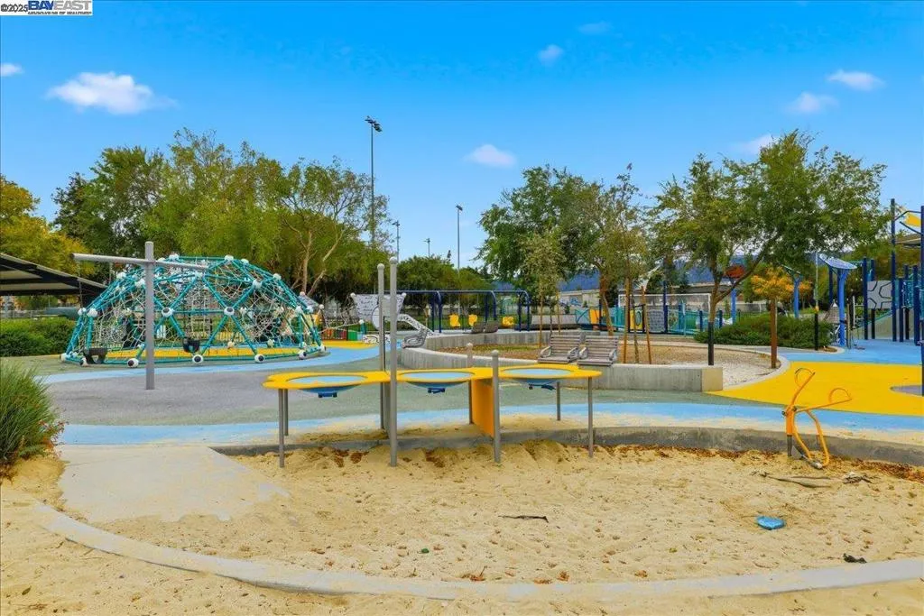 6586 Sierra Ln, Dublin, California 94568 home-pic-50