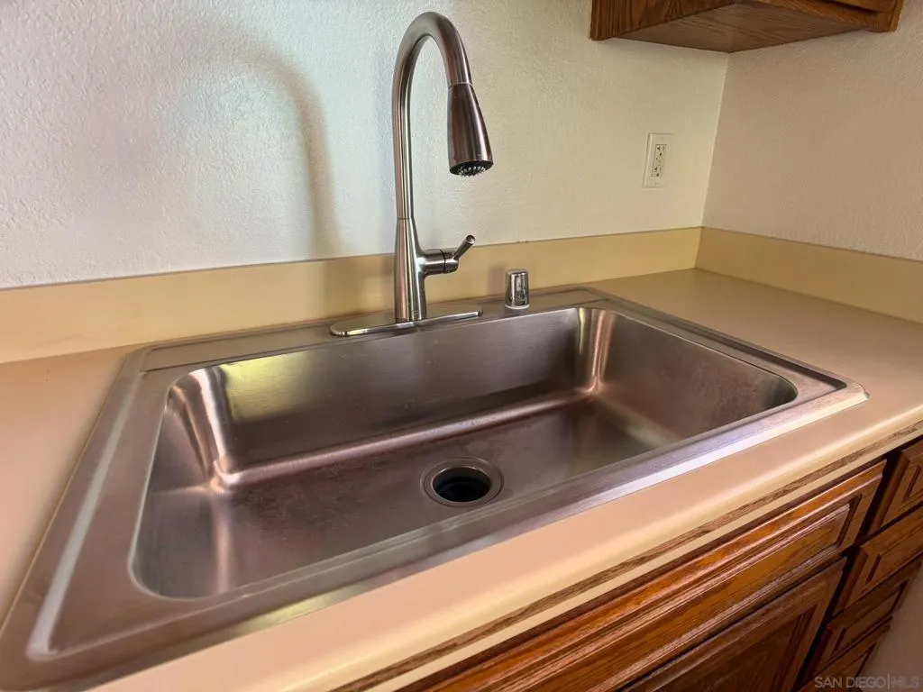 2157 Arnold Way  home-pic-20