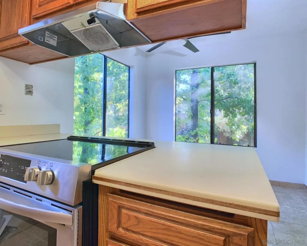 2157 Arnold Way  home-pic-17