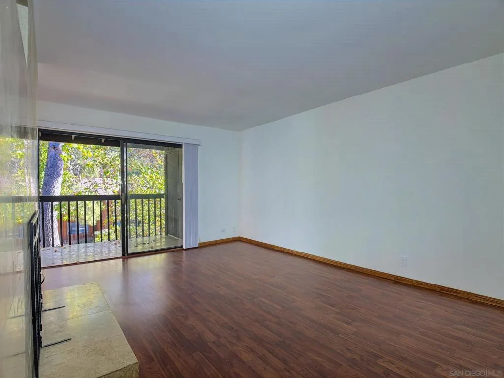 2157 Arnold Way  home-pic-11