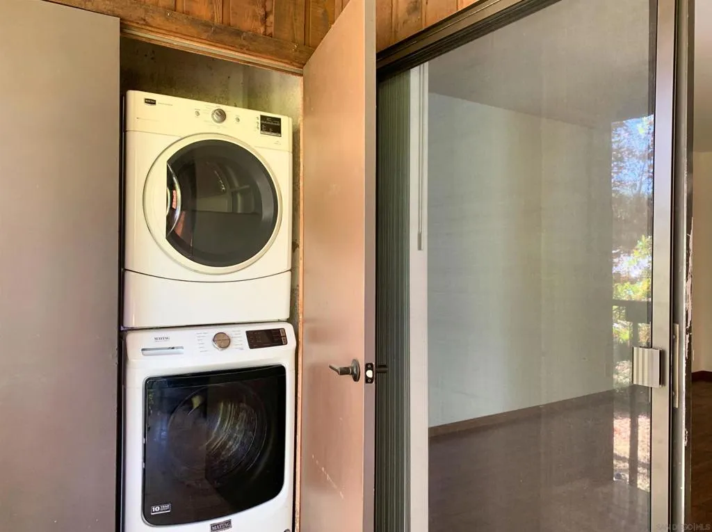 2157 Arnold Way  home-pic-29