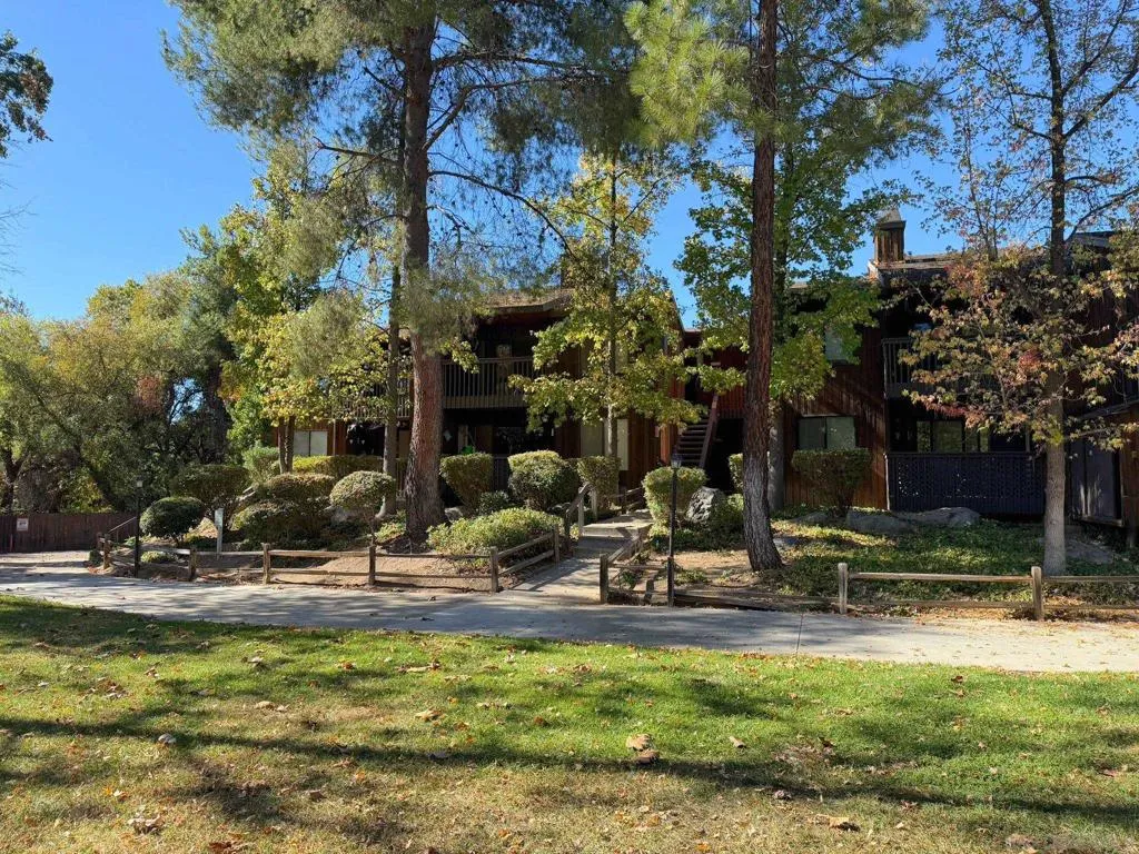 2157 Arnold Way  home-pic-30