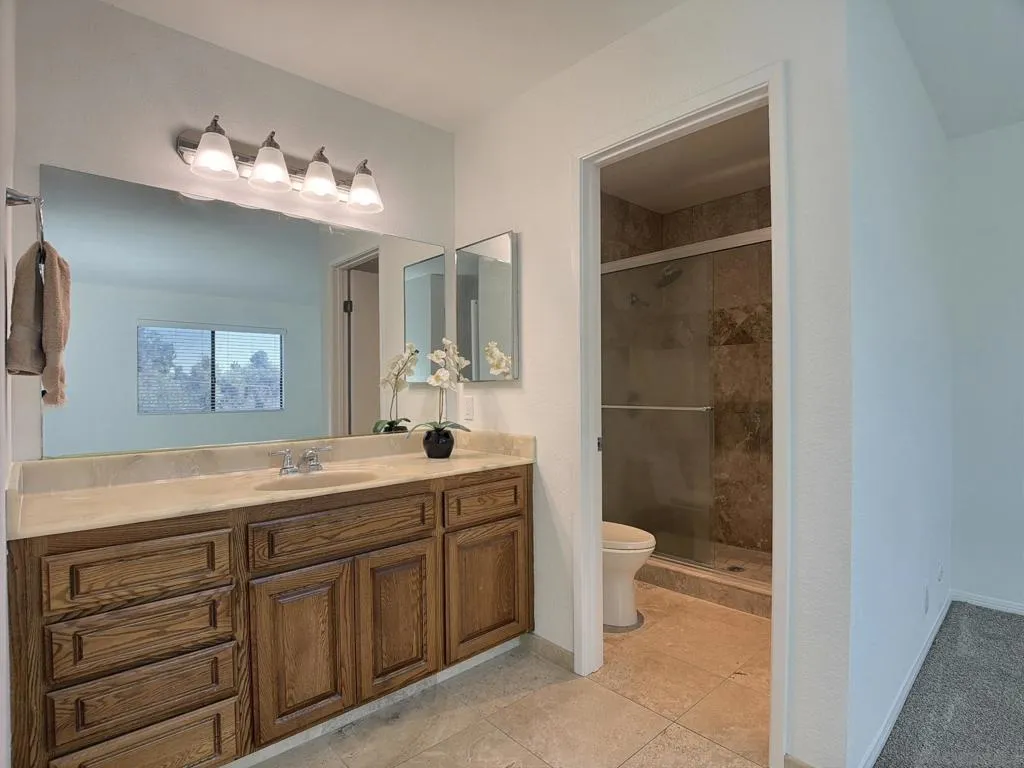 2157 Arnold Way  home-pic-24