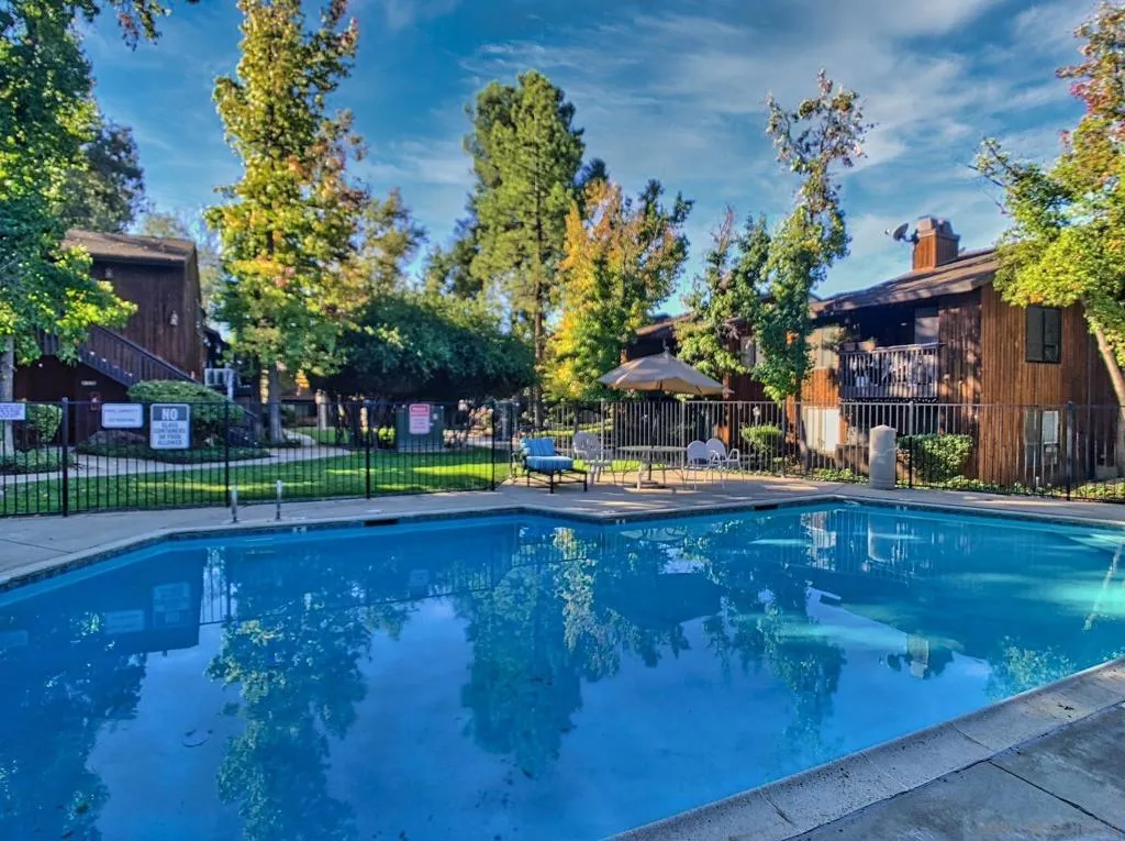 2157 Arnold Way  home-pic-4