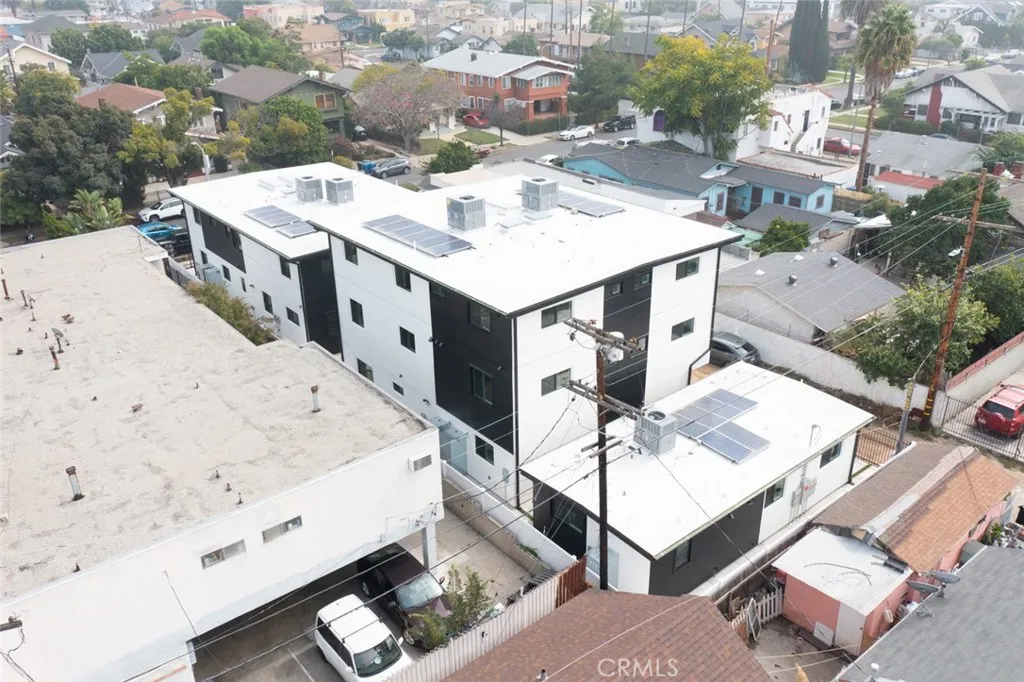 2011 8th, Los Angeles, California 90018 home-pic-4