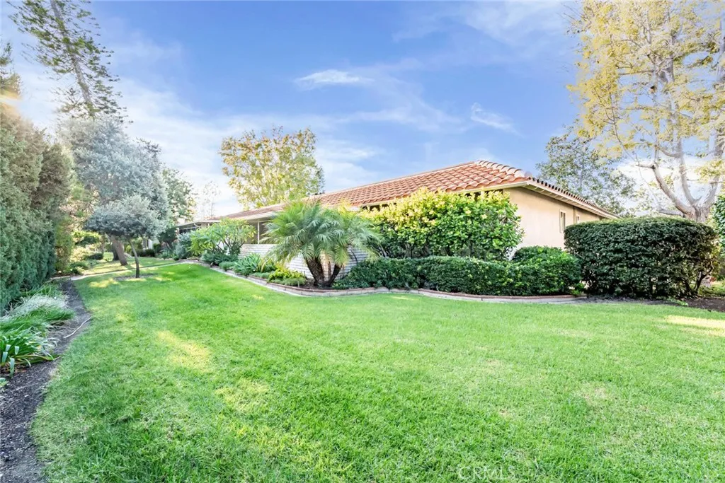 803 Ronda Mendoza N, Laguna Woods, California 92637 home-pic-22