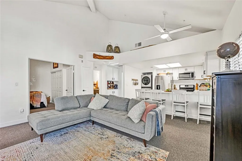 4561 Warner 201, Huntington Beach, California 92649 home-pic-2