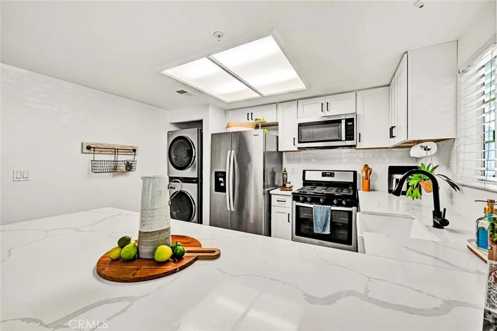 4561 Warner 201, Huntington Beach, California 92649 home-pic-9