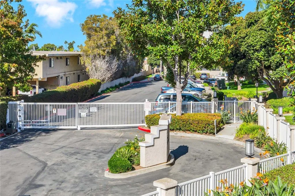 4561 Warner 201, Huntington Beach, California 92649 home-pic-24