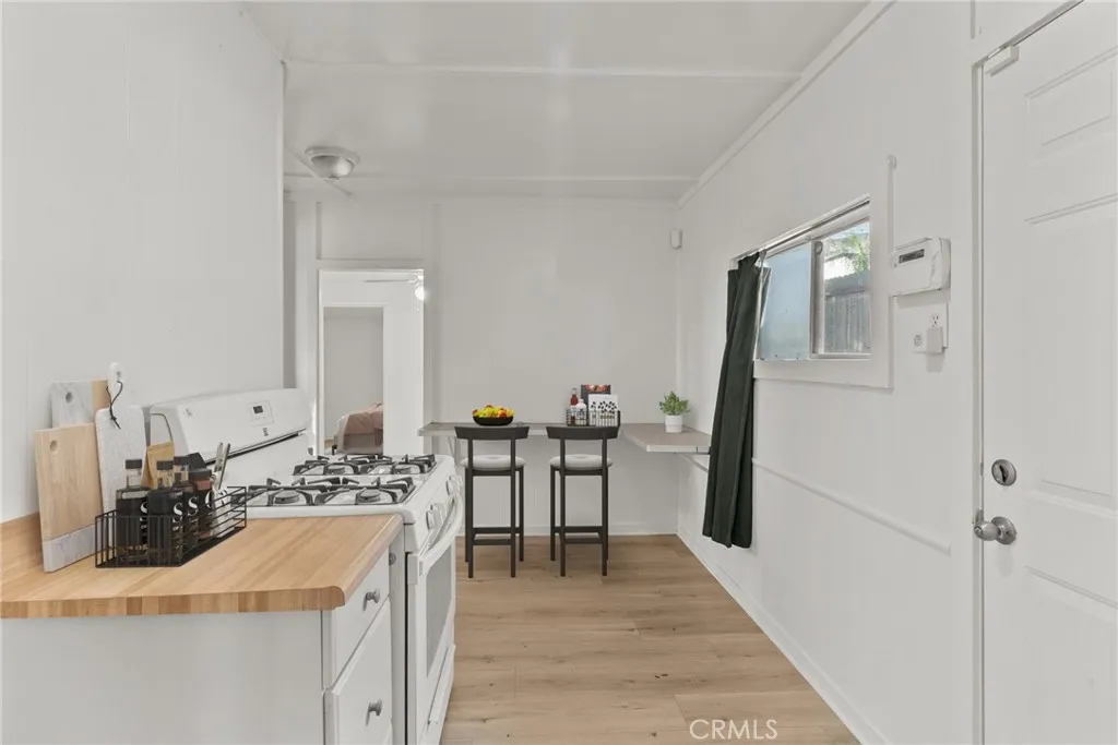 7053 Sunnycrest Trail, Tujunga, California 91042 home-pic-7