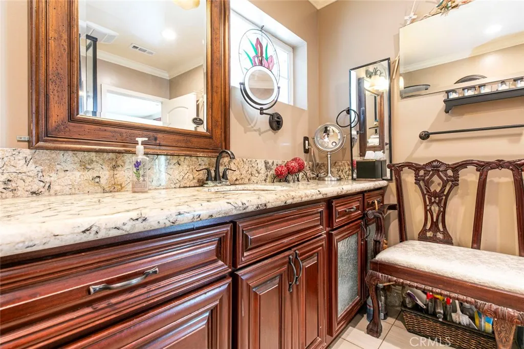 7419 Kraft, North Hollywood, California 91605 home-pic-10