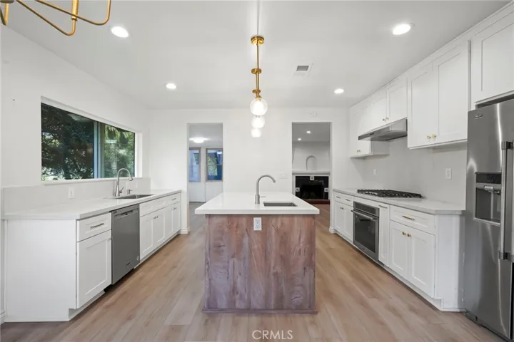3272 Craig Drive, Los Angeles, California 90068