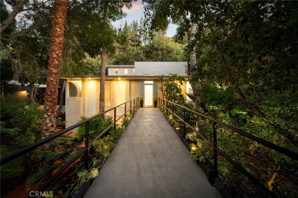 3191 Laurel Canyon Boulevard, Studio City, California 91604 home-pic-0