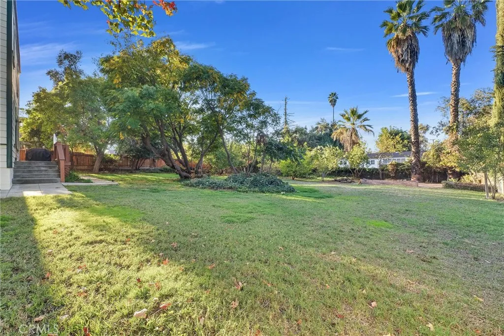 1110 Cedar Avenue, Redlands, California 92373 home-pic-28