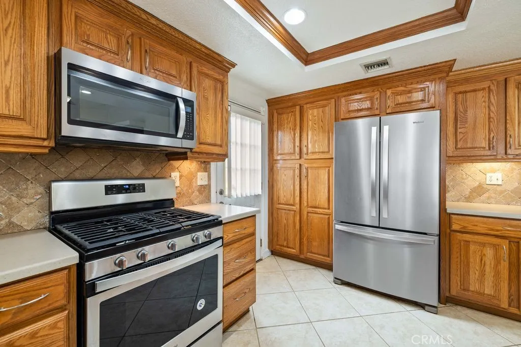 6818 W Avenue A2, Lancaster, California 93536 home-pic-17