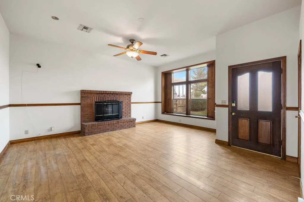 6818 W Avenue A2, Lancaster, California 93536 home-pic-4