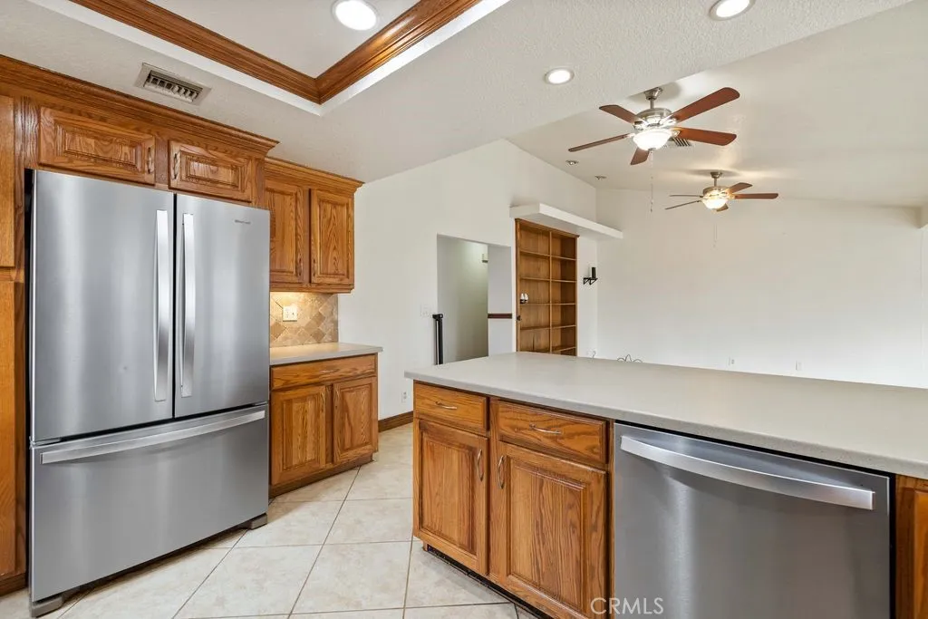 6818 W Avenue A2, Lancaster, California 93536 home-pic-18