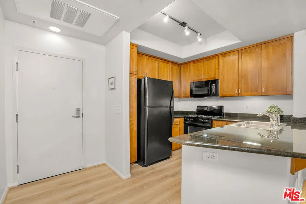 4060 Glencoe Avenue 228, Marina Del Rey, California 90292 home-pic-2