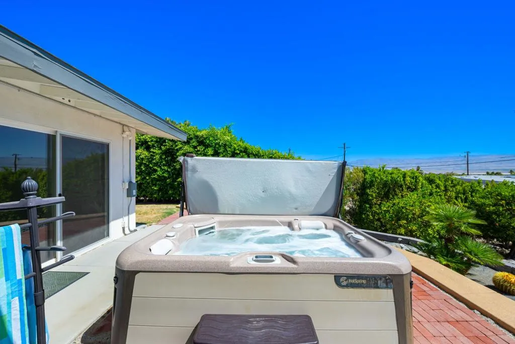 2360 N Palermo Drive, Palm Springs, California 92262 home-pic-13