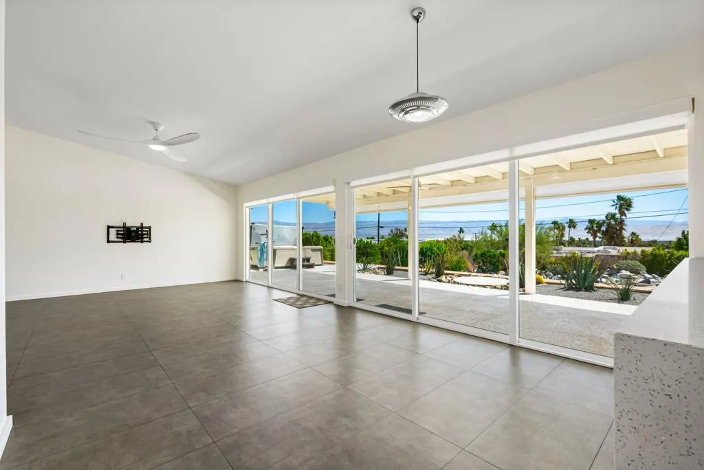 2360 N Palermo Drive, Palm Springs, California 92262 home-pic-22